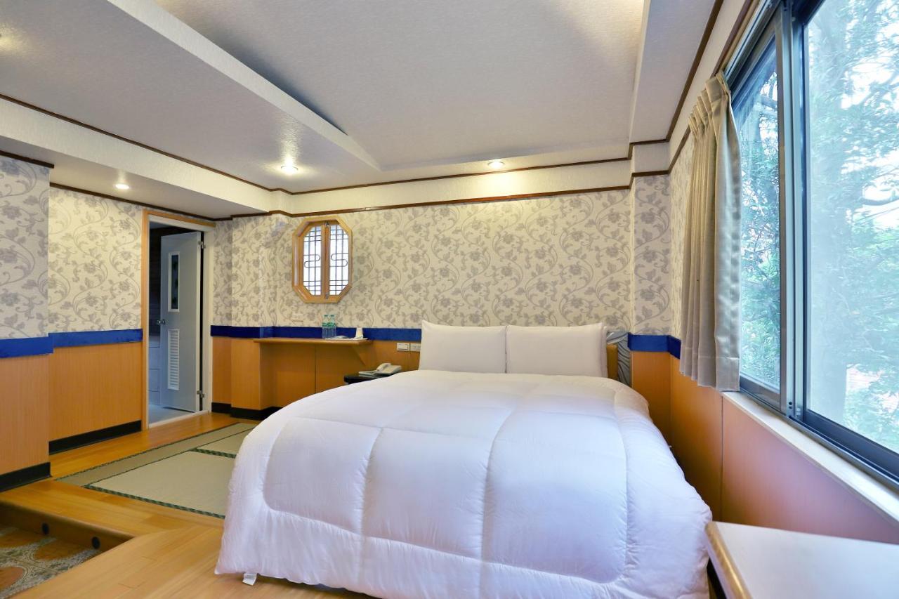 Phoenix Pavilion Hot Spring Hotel Taipei Extérieur photo