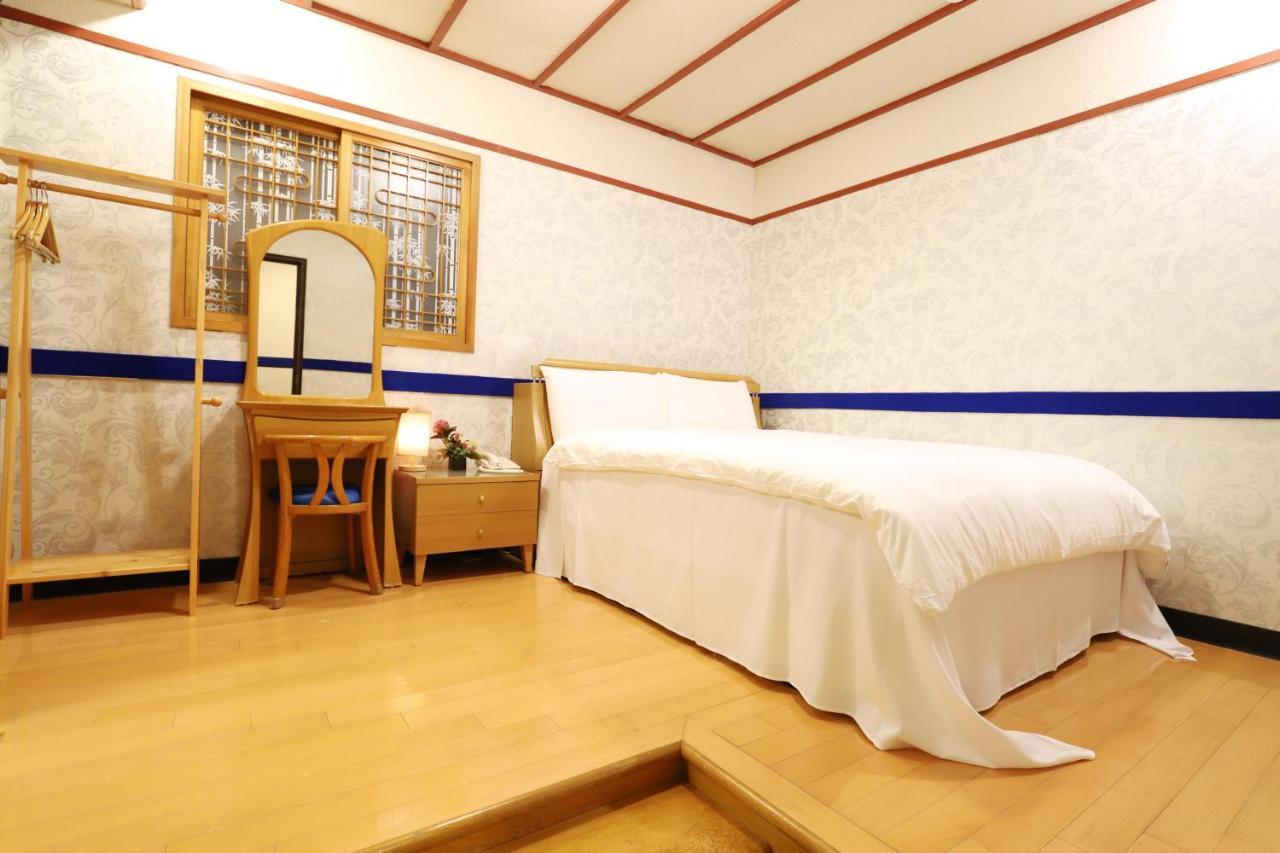 Phoenix Pavilion Hot Spring Hotel Taipei Extérieur photo