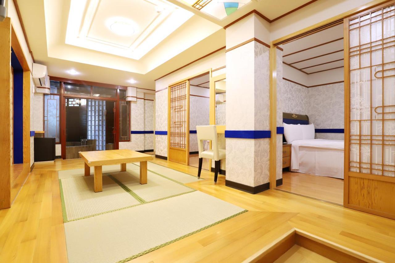 Phoenix Pavilion Hot Spring Hotel Taipei Extérieur photo