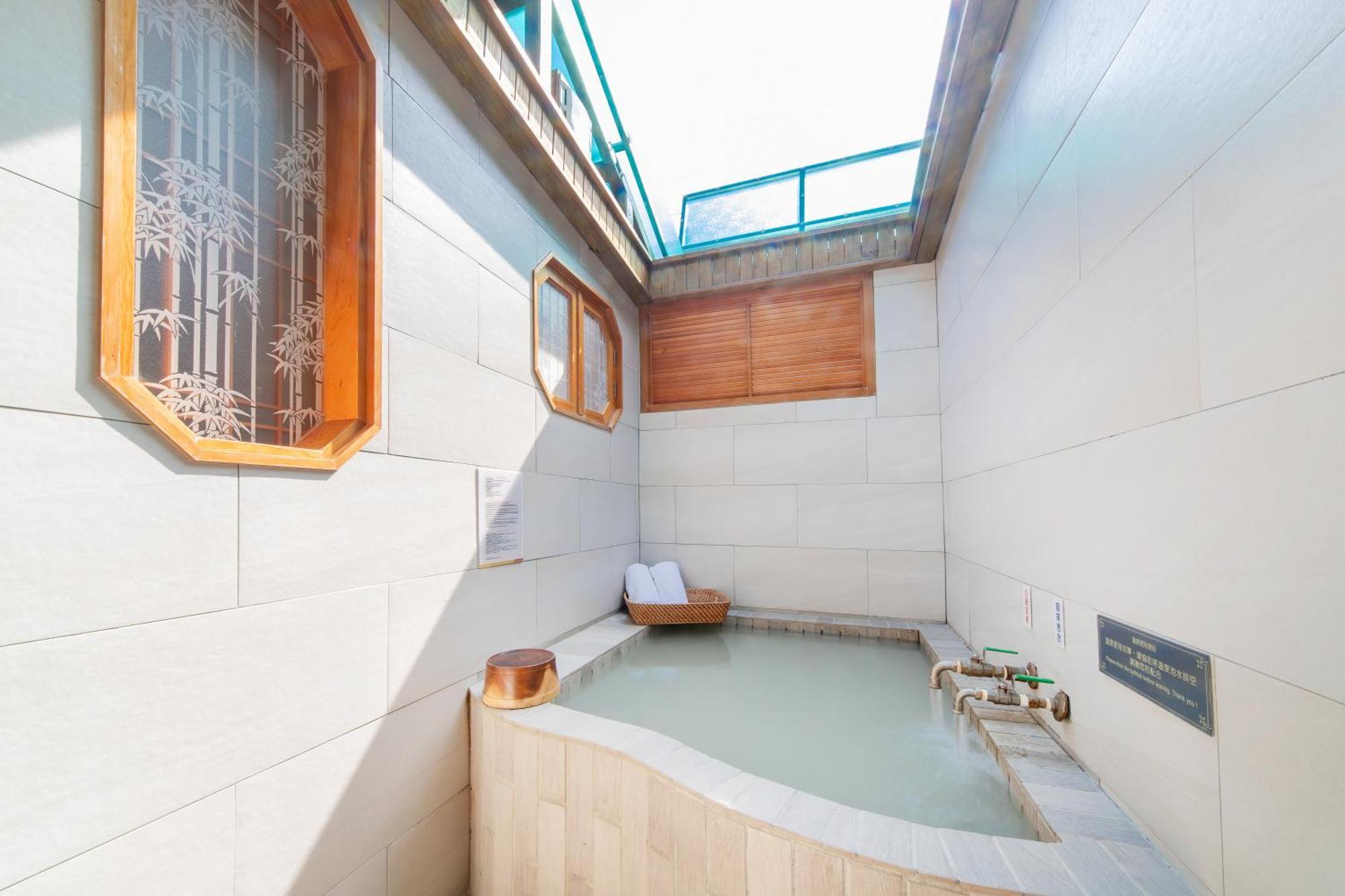 Phoenix Pavilion Hot Spring Hotel Taipei Extérieur photo