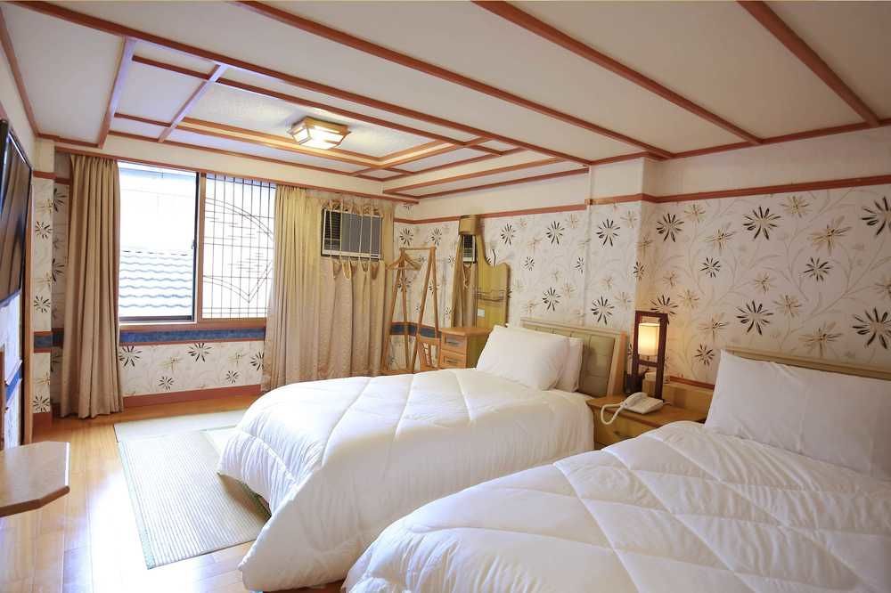 Phoenix Pavilion Hot Spring Hotel Taipei Extérieur photo